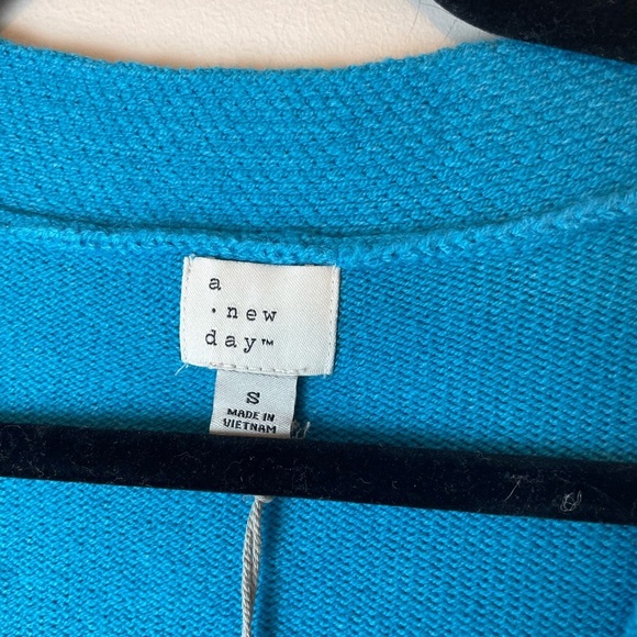 A New Day Women’s Blue Button Pocket Cardigan Sweater Size Small - Picture 3 of 8